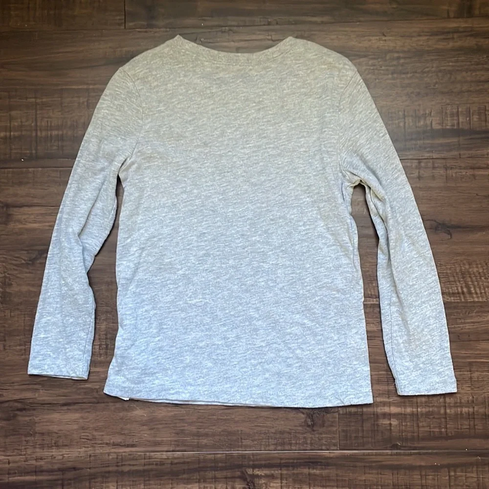 6T grey old navy long sleeve tee